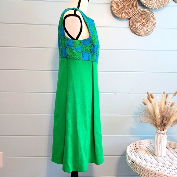 Vintage Crochet Granny Square Patchwork Unique Shift Dress with Pleats by Craig - Picture 4 of 7